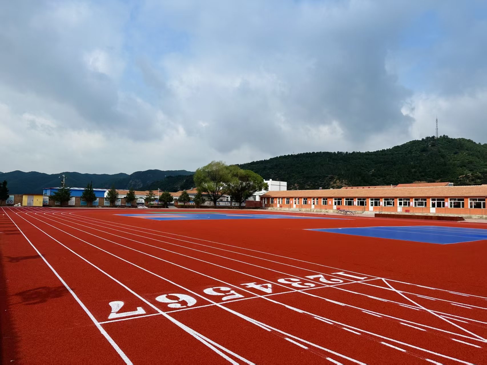 通辽市自结纹塑胶跑道EPDM塑胶跑道 - 哪里好